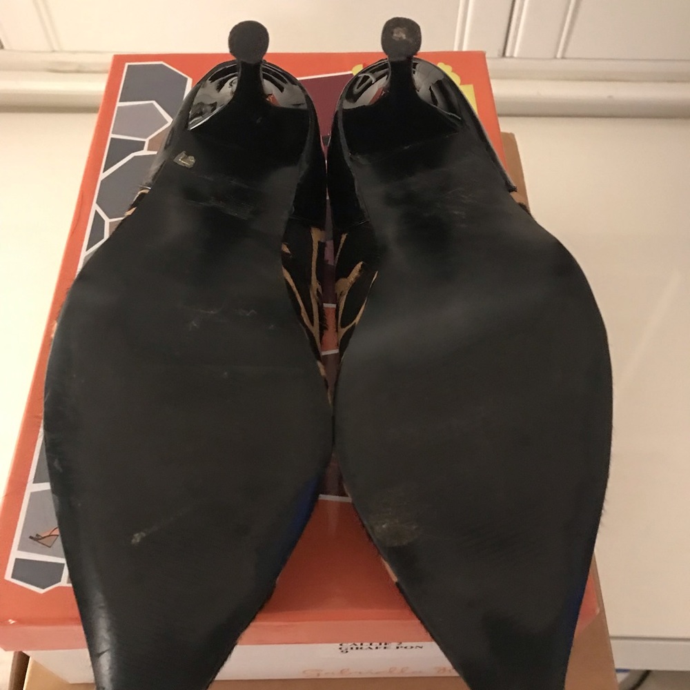 Shoes - Picture 3 of 6